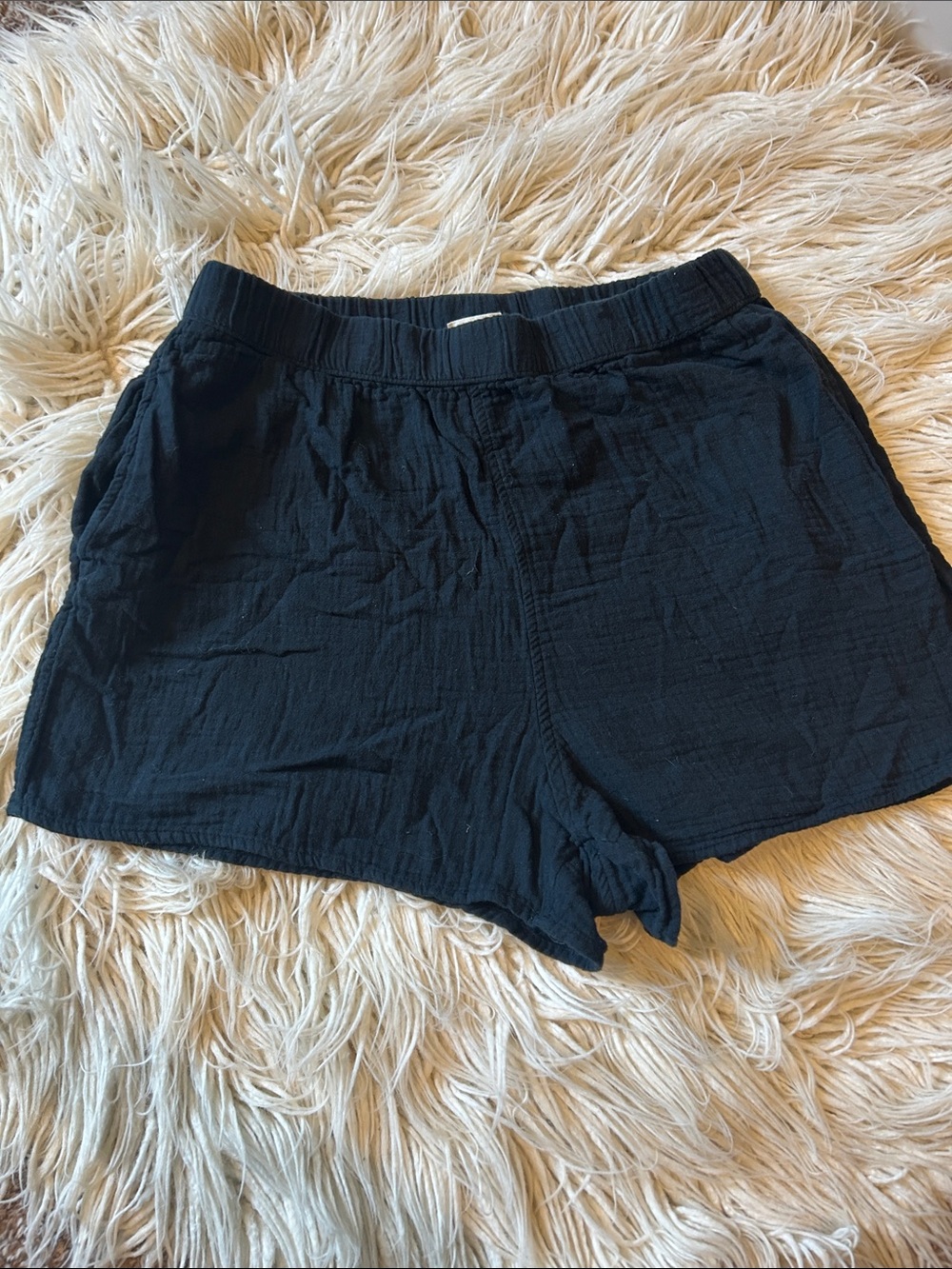 Women's Universal Thread Sz medium Black Casual Elastic-Waist linen like Shorts